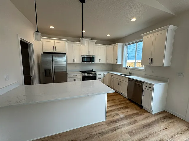 3 bed, 1639 sqft, $2,800 — Photo 4