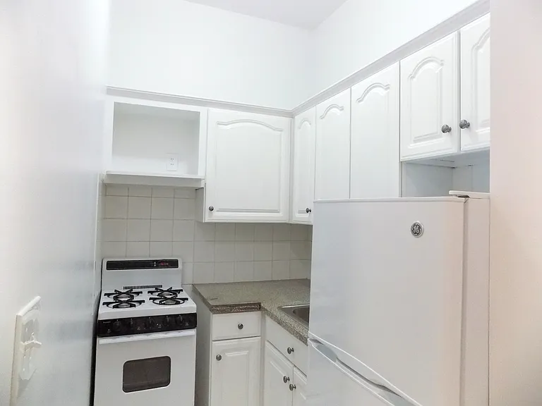 107 Eldridge St #4 — Photo 3
