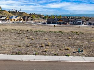 9 Apple Grove St, Montrose, CO 81401