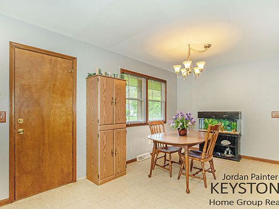 3rd image of 5540 Birchview Ave SE