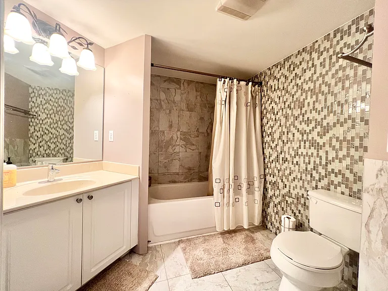1100 Crestwood Ct S #1103 — Photo 9