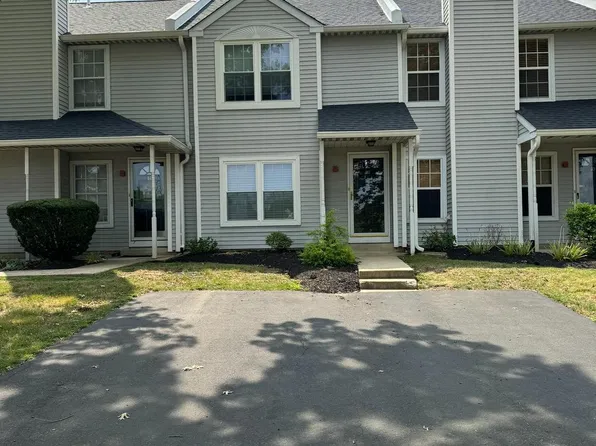 82 Everett Dr, Newtown, PA 18940