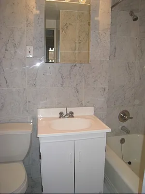 Rented by City Connections Realty | media 4