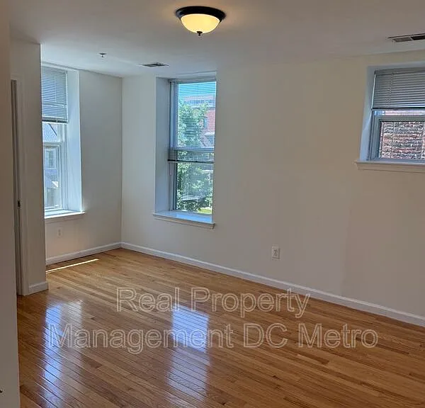 1441 Spring Rd NW #202 — Photo 9