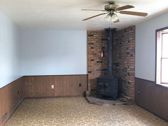 3rd image of 439 W Crawford Ave