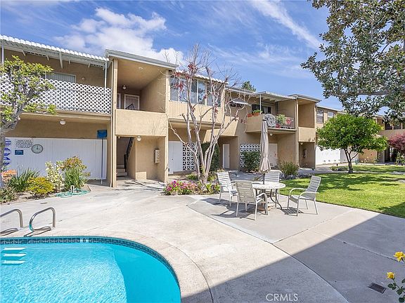1901 Peyton Ave APT T, Burbank, CA 91504 | MLS #BB24081899 | Zillow