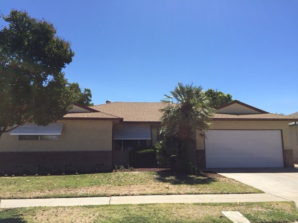 2nd image of 6238 N Millbrook Ave