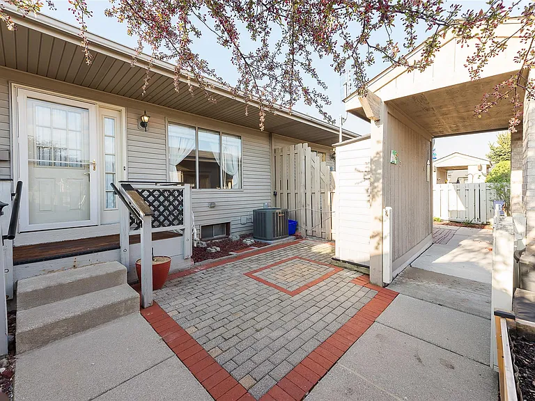 61960 Arlington Cir #3 — Photo 5