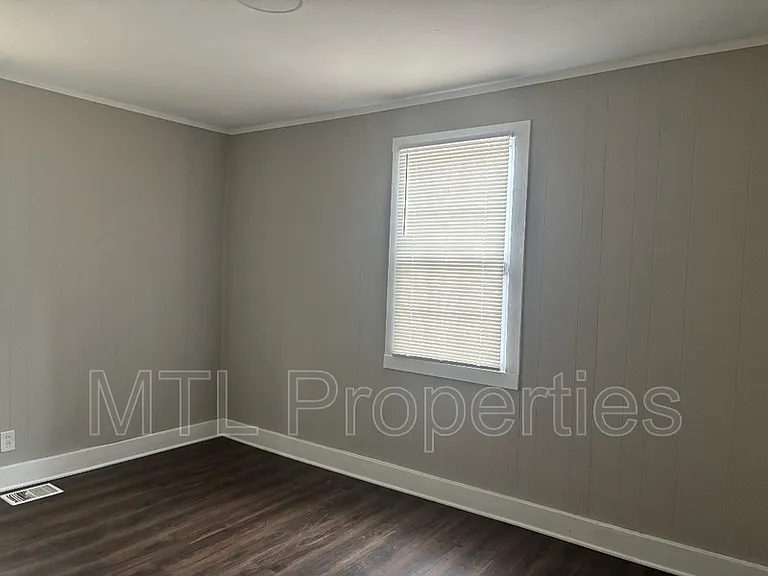 2239 Center St — Photo 9