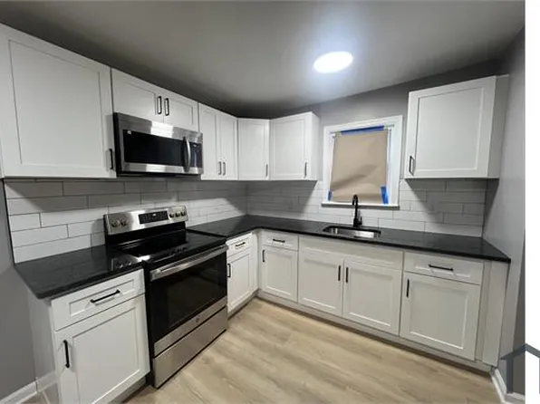 1018 W 8th St, Chester, PA 19013