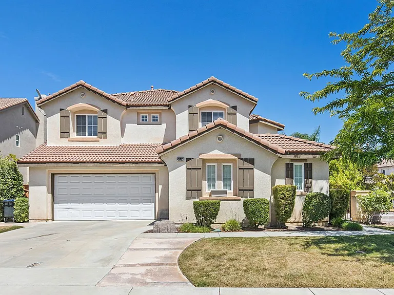 43493 Dodaro Dr — Photo 1