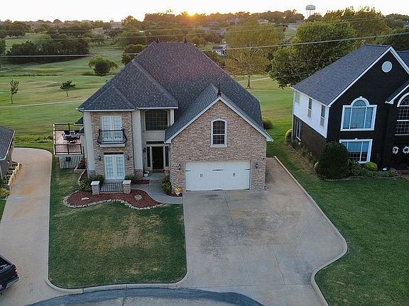 2nd image of 305 Larsh Ln