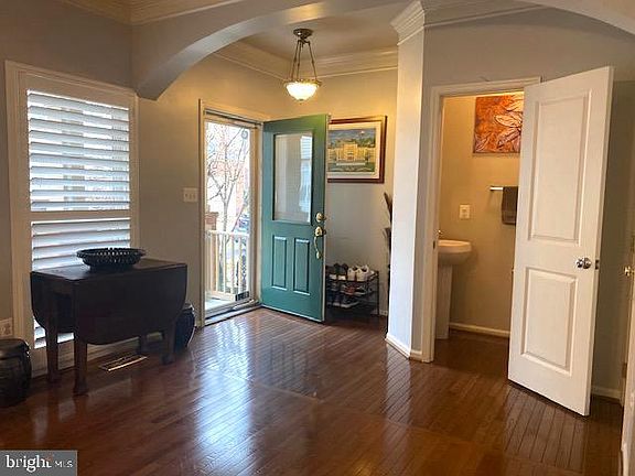3rd image of 9141 Stonegarden Dr