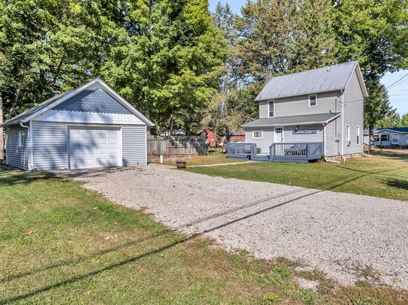 161 Elm St, Manitou Beach, MI 49253