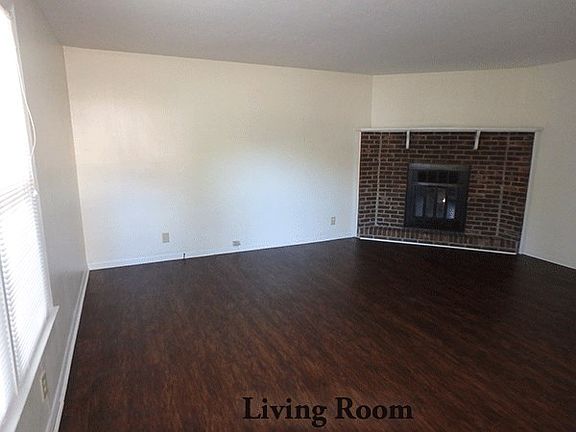 5th image of 412 Oriole Dr APT E11