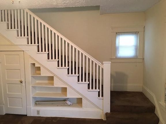 2nd image of 305 Hunt Ave