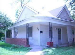 102 E Hyde Park Ave, Saint Joseph, MO 64504