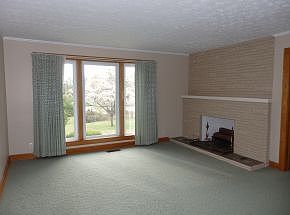 3rd image of 1507 W Lakeview Dr