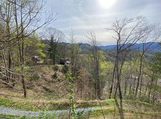 104 Cheoah Ln, Bryson City, NC 28713