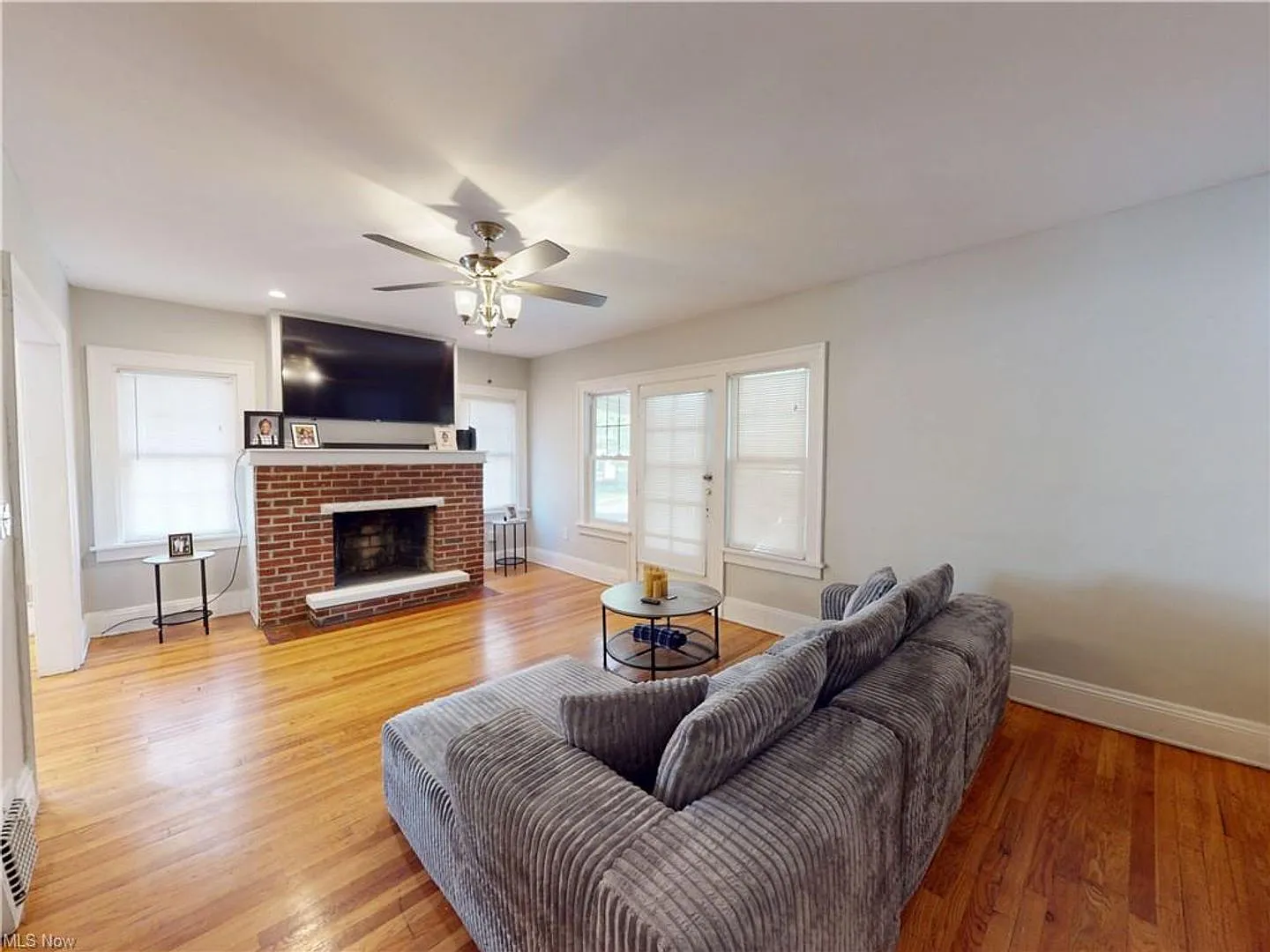 3423 Beechwood Ave — Photo 2