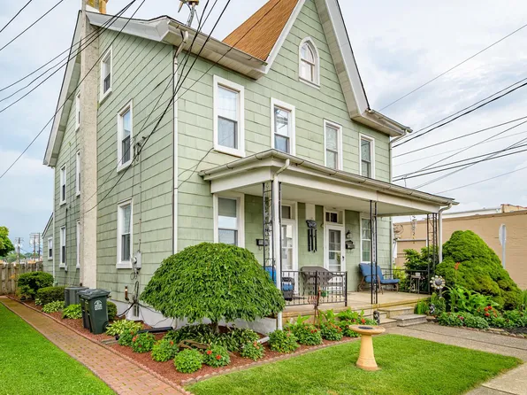 16 S 3rd St, Quakertown, PA 18951