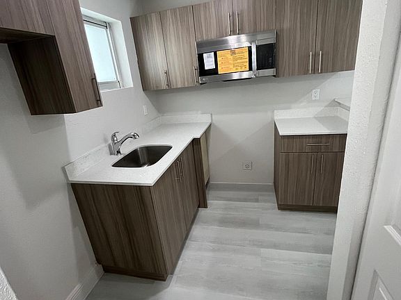 5th image of 14425 NE 6th Ave APT 408