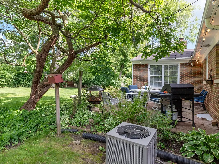 915 N Pine Ave — Photo 35