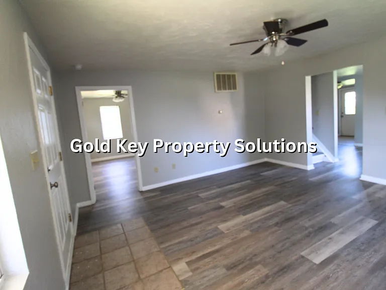2419 Jackson St — Photo 7