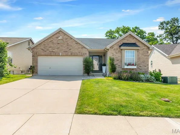 256 Spring Borough Dr, O'Fallon, MO 63368