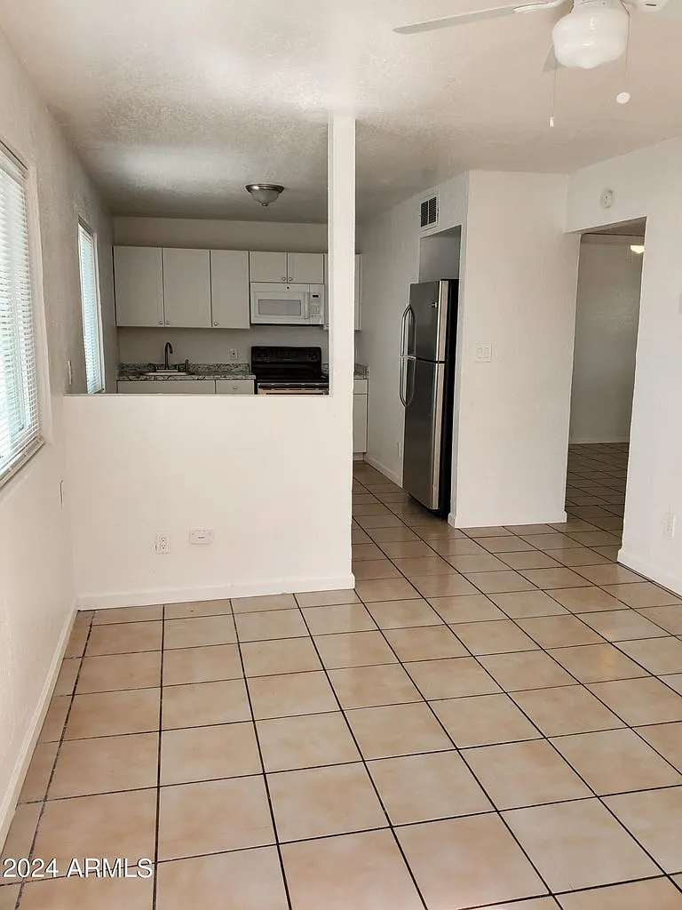 2 bed, 950 sqft, $950 — Photo 2
