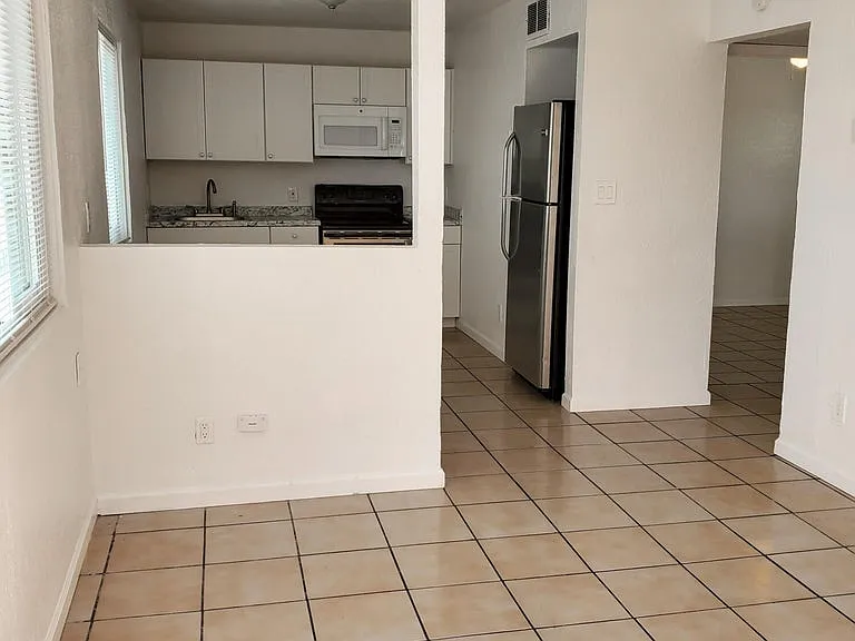 3225 W Melvin St #3 — Photo 2