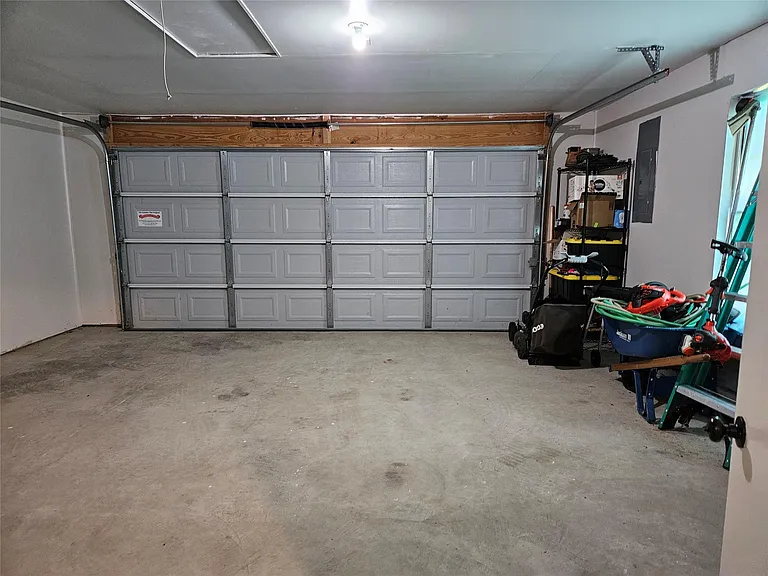 10761 Royal Terrell Dr — Photo 20