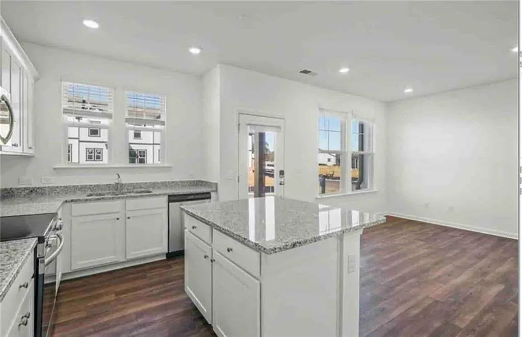 3 bed, 2.5 bath, 1426 sqft, $1,800 — Photo 4