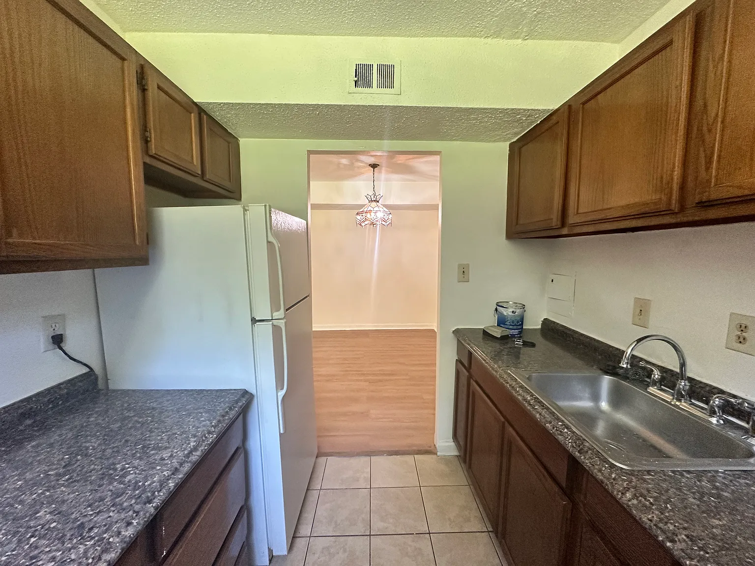 2 bed, 948 sqft, $1,900 — Photo 3