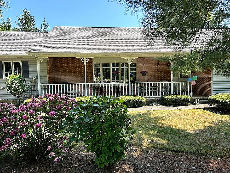 1st image of 294 S Oval Dr