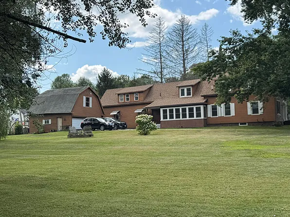 28 Baker Street, Clinton, ME 04927