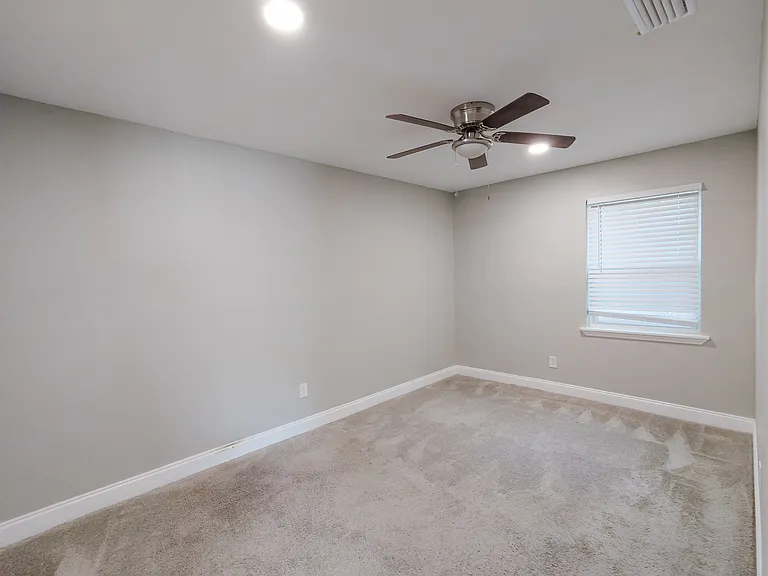 1222 S Peachtree Rd — Photo 6