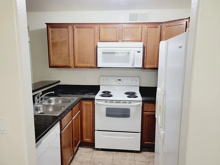 9325 W Desert Inn Rd #3 — Photo 6
