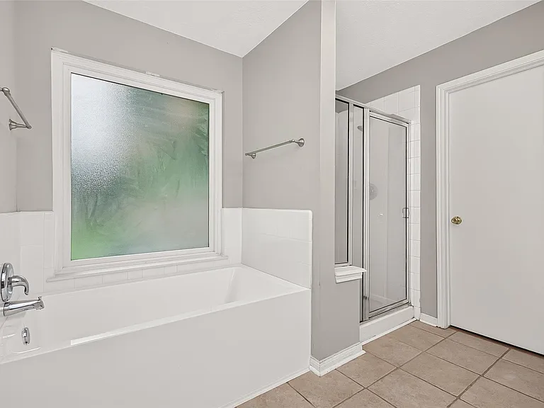 1810 Ashton Village Dr — Photo 20