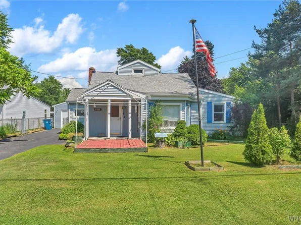 6689 Prescott Dr, Derby, NY 14047