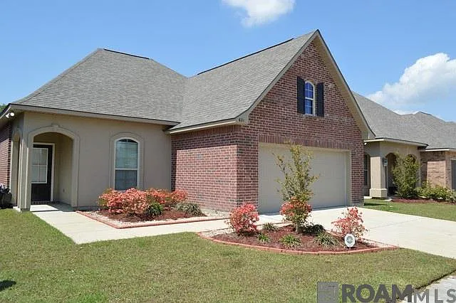 621 Greenwich Dr
