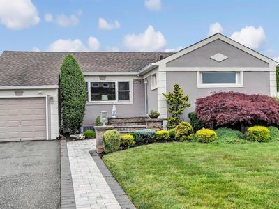 20 Margaret Road, Massapequa, NY, 11758