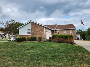 7733 Arrow Wood Dr, Florence, KY 41042