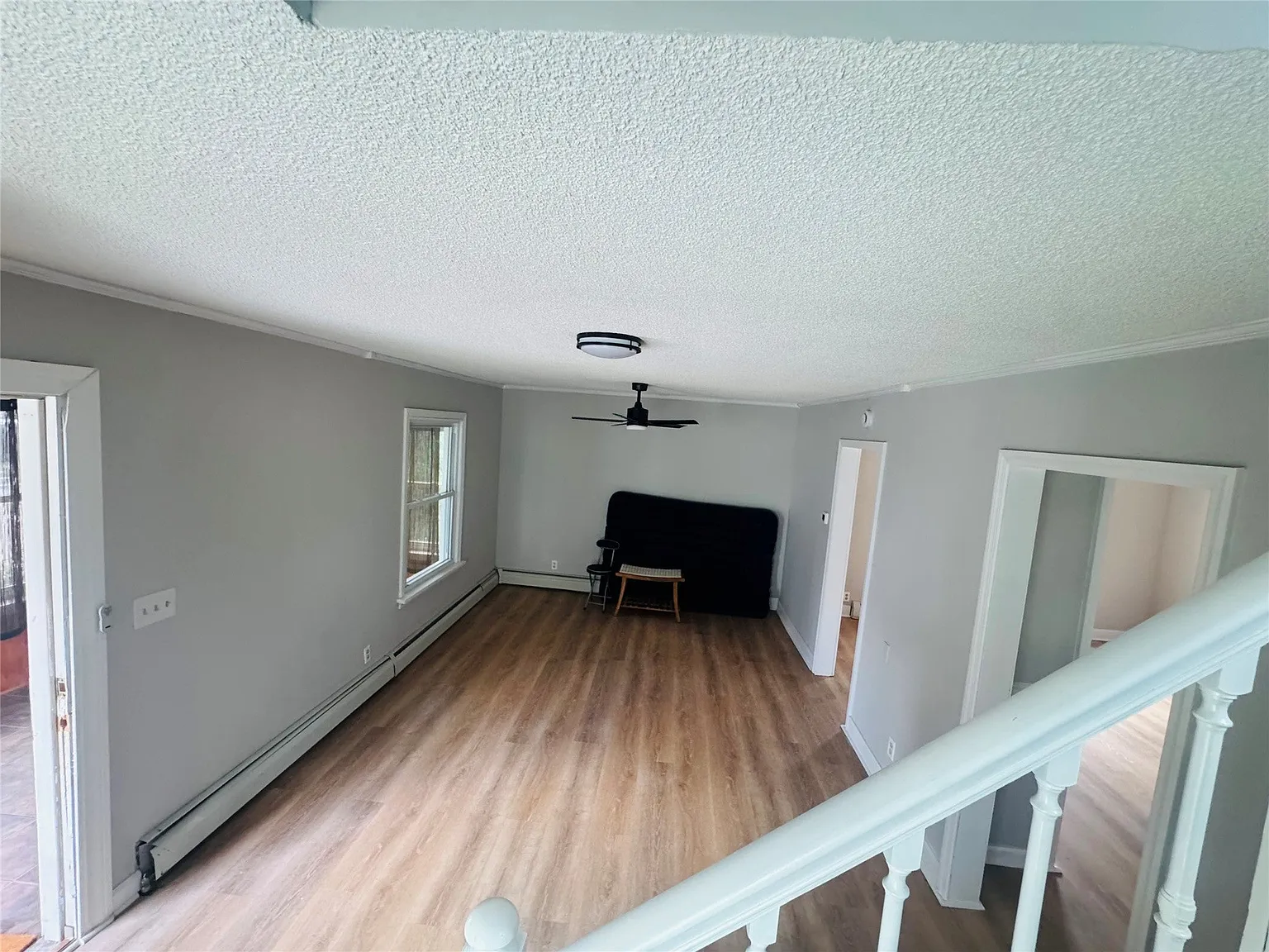 3 bed, 2.0 bath, 1916 sqft, $2,200 — Photo 3