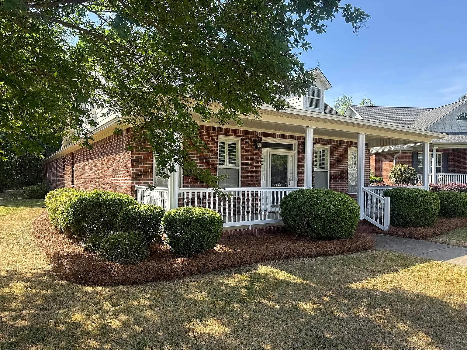 4 bed, 2.0 bath, 2754 sqft, $2,100 — Photo 4