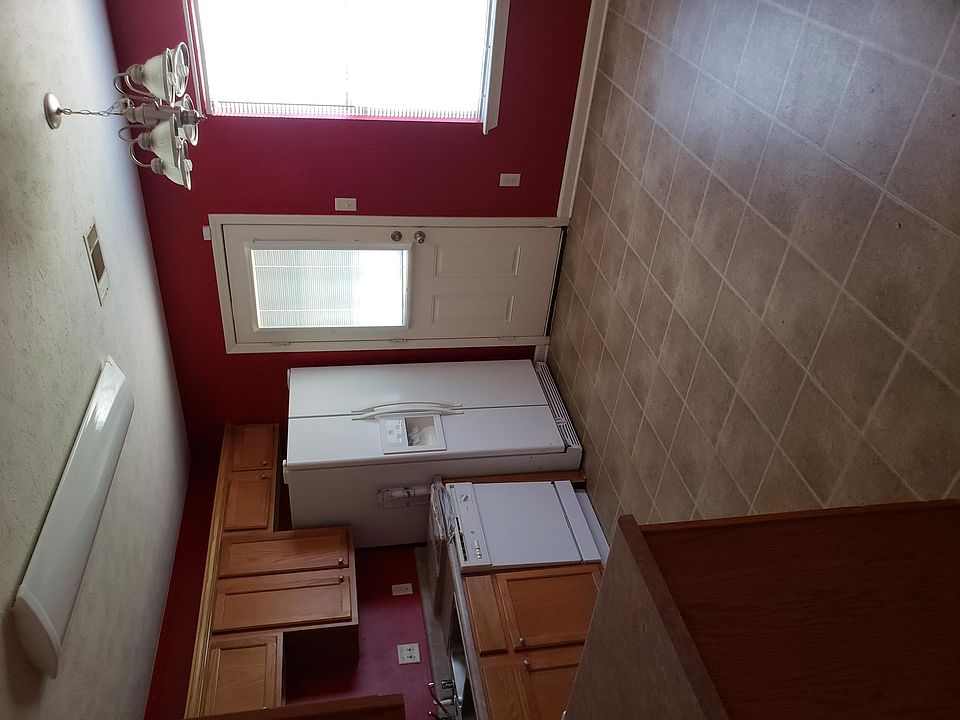 2nd image of 890 Brownstone Dr