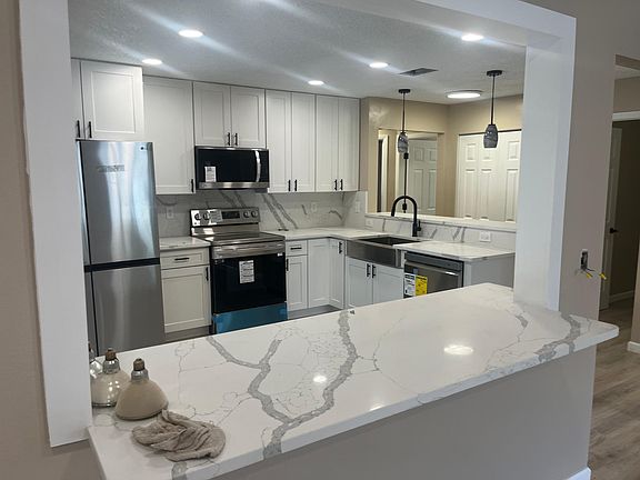 2nd image of 840 Grenoble Dr