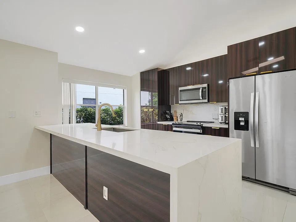 8599 Tourmaline Blvd