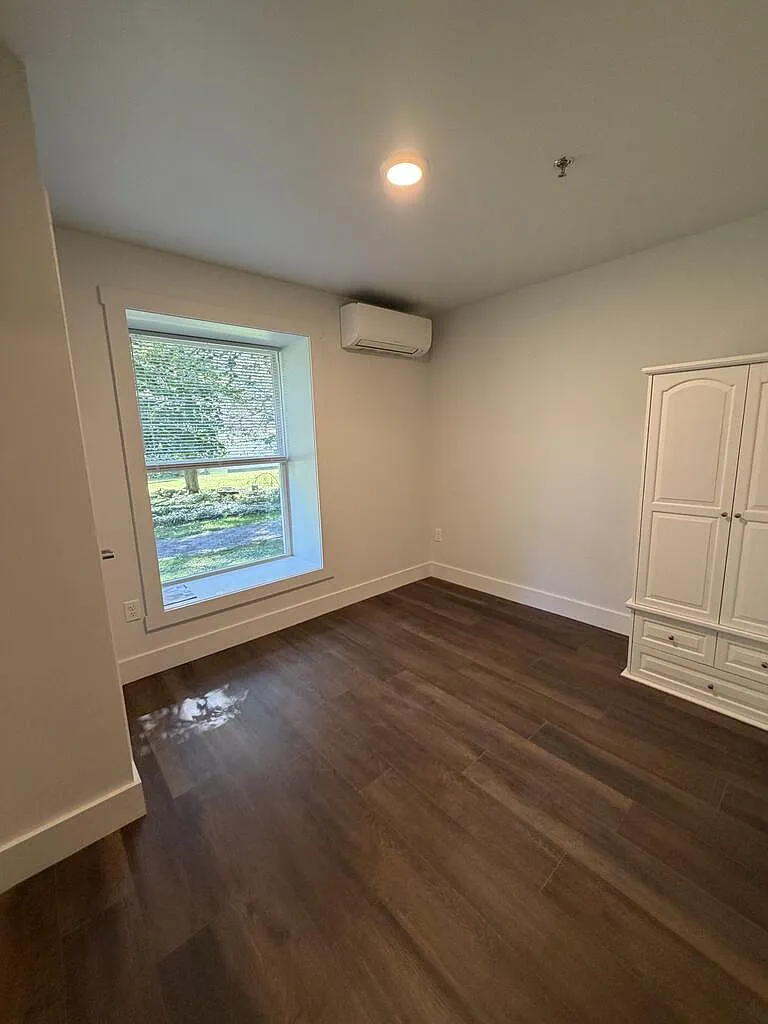 10 West Ave — Photo 4