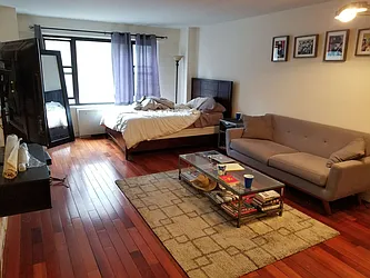 Rented by Manhattan Apartment Organization